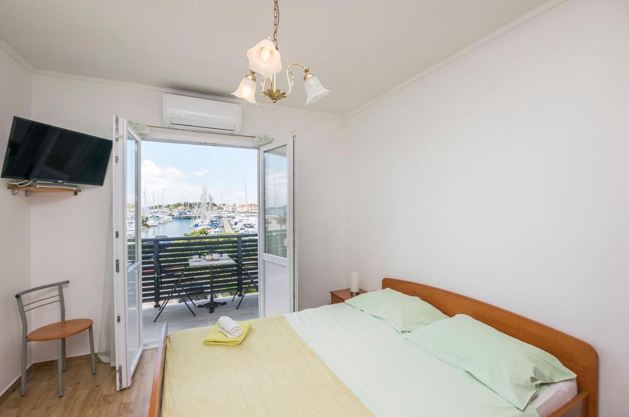 Apartments And Rooms Mare Vodice Luaran gambar